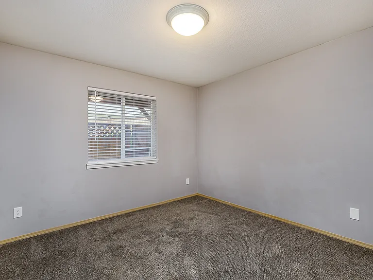 2509 SE 109th Ave — Photo 11