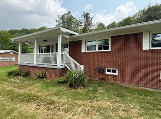 42 Hodges Ln #A, Banner Elk, NC 28604