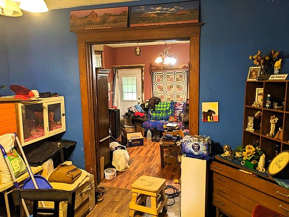 4th image of 819 W State St