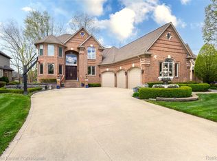 57177 Covington Dr, Washington, MI 48094