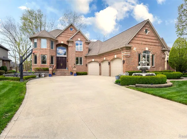57177 Covington Dr, Washington, MI 48094