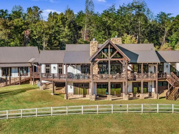 2908 Madola Rd, Blue Ridge, GA 30513