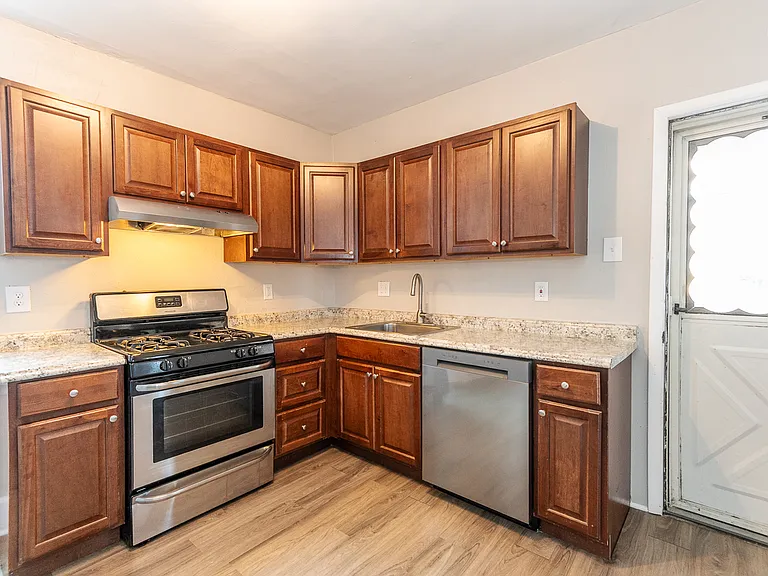 1600 Rutherford Ave #B — Photo 9