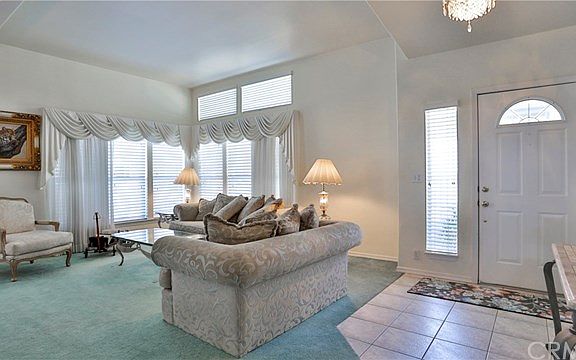 5th image of 9590 Crestknoll Dr