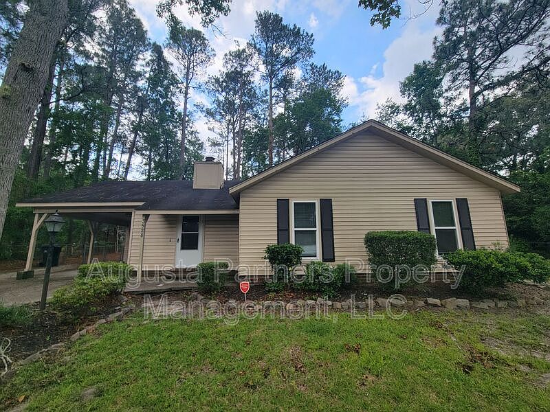 1st image of 3528 Woodlake Rd