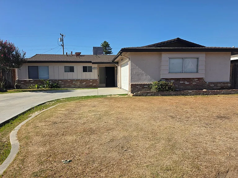 2805 Cambria Ave — Photo 1