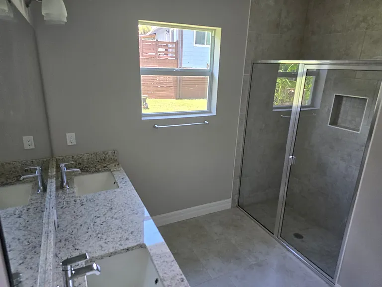 2857 Shady Ave — Photo 6