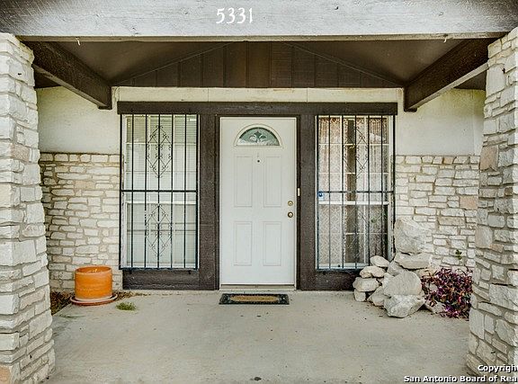3rd image of 5331 Encanta St