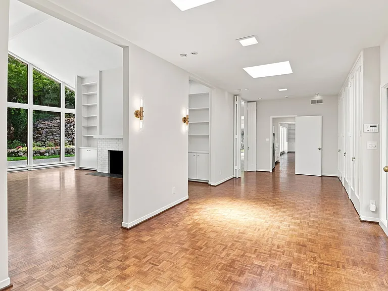 820 Eucalyptus Ave — Photo 22
