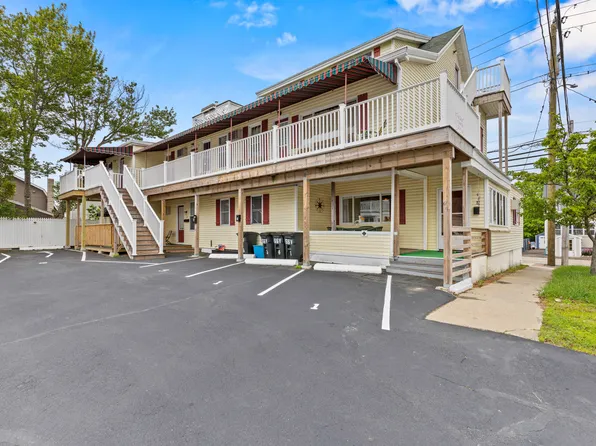 15 Bay Ave #1, Old Orchard Beach, ME 04064