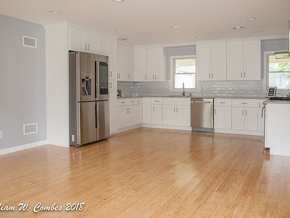 3rd image of 83 Atlantic Ave