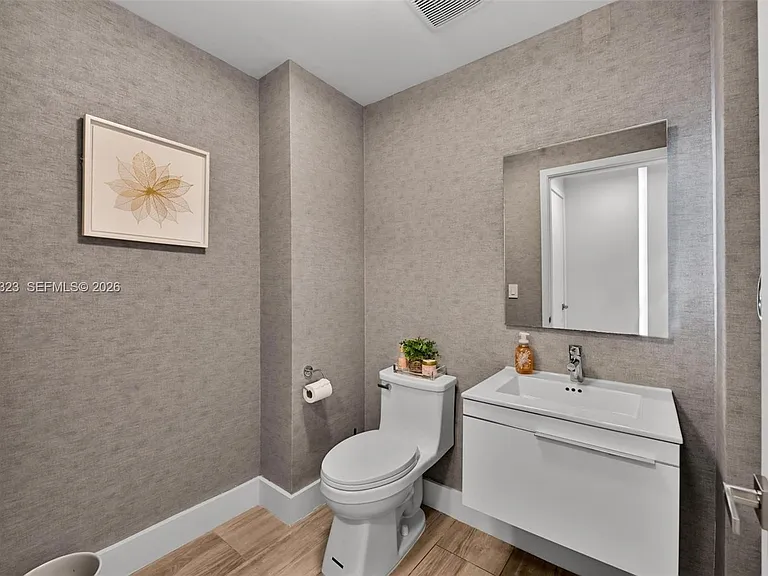 17111 Biscayne Blvd #207 — Photo 19