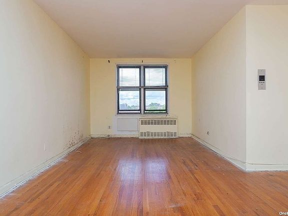 3rd image of 141-05 Pershing Cres APT 602