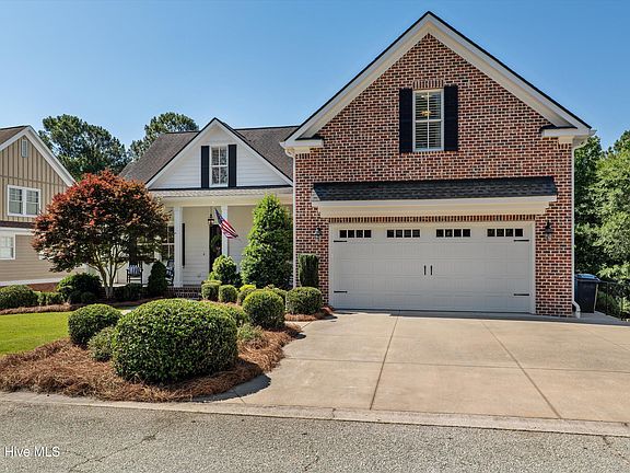 3rd image of 205 Dixon Court