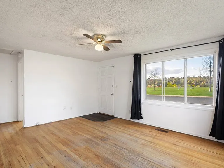 2405 W Columbia Ave — Photo 10