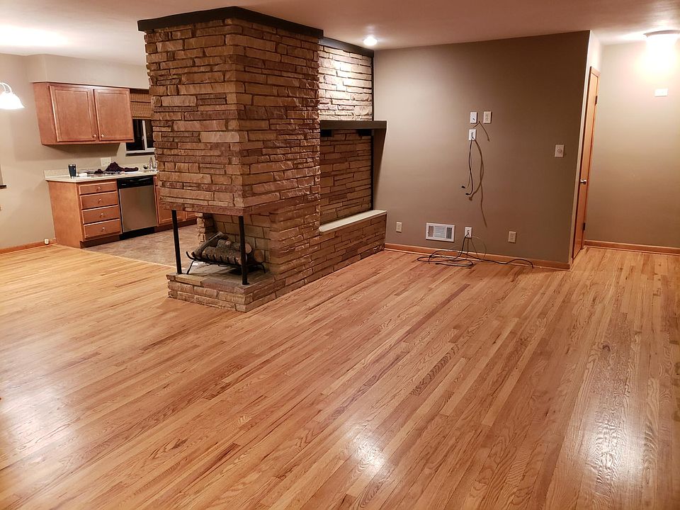 1st image of 7 Villa Dr