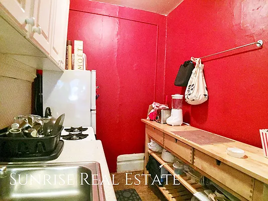 Rented by Sunrise Real Estate | media 8
