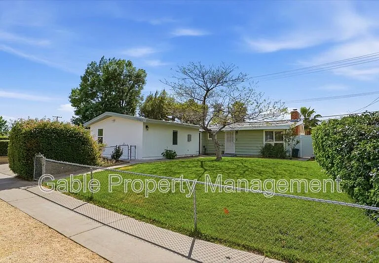 27453 Santa Clarita Rd — Photo 1