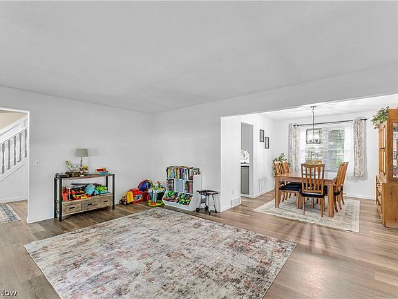 4th image of 1009 Washington Dr
