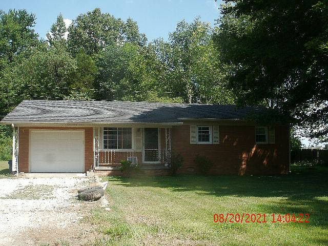 2nd image of 801 Valley View Dr
