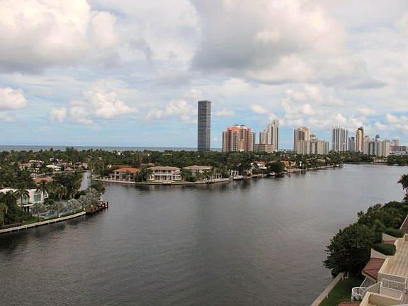 2nd image of 20191 E Country Club Dr APT 907