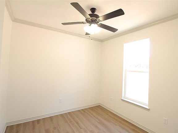5th image of 1627 Alamo Dr