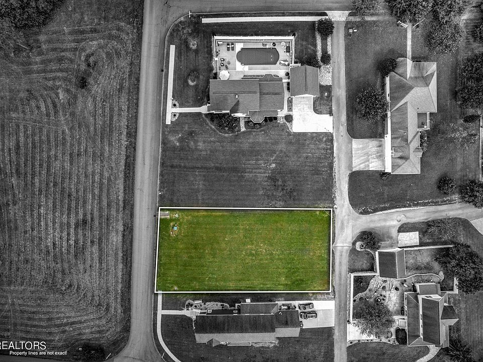 2nd image of 8 Arcadian Springs Dr