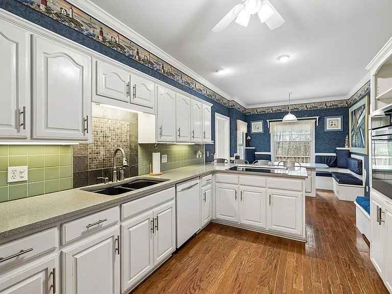 1019 Hilton Ln — Photo 9