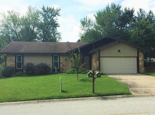 7 Armitage Dr, Saint Peters, MO 63376
