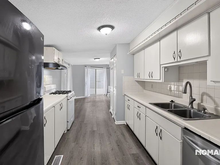 420 E Aberdeen St — Photo 4