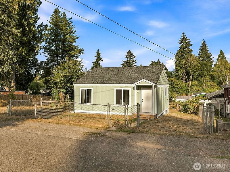 2nd image of 1435 Garrison Avenue