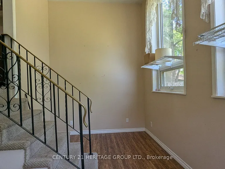 25 Bush Dr — Photo 12