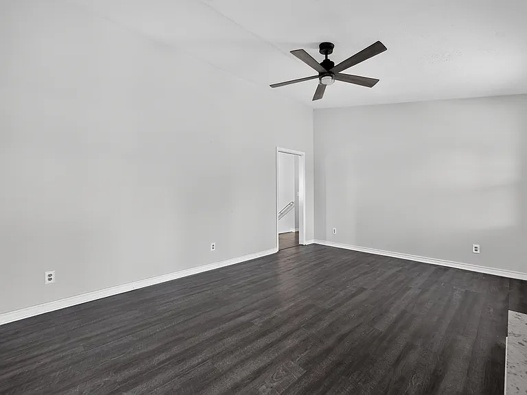 6611 Textile Rd — Photo 17