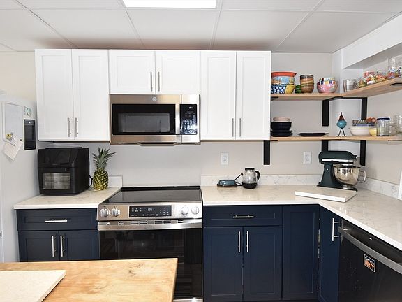 2nd image of 109 Rocky Pond Rd