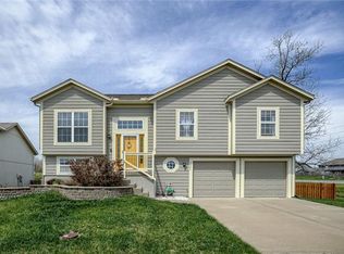 1809 NW Pond Ave, Grain Valley, MO 64029
