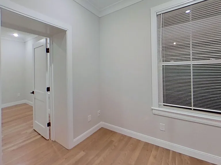 47 Englewood Ave #4 — Photo 3