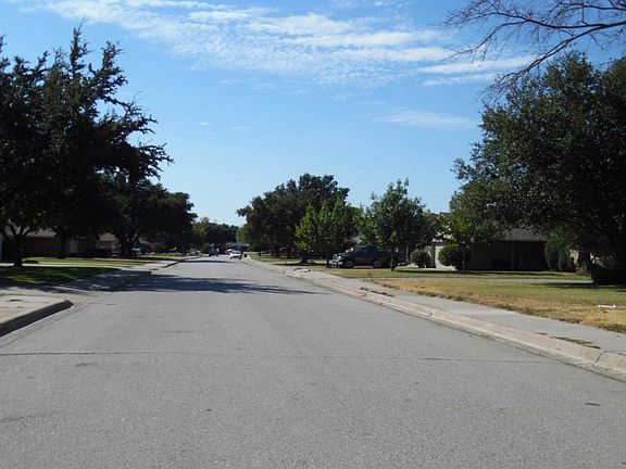 5th image of 2123 Southmoor Dr