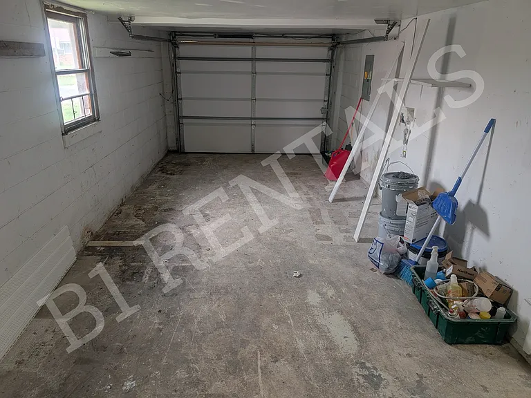 1025 N Obrien St — Photo 9