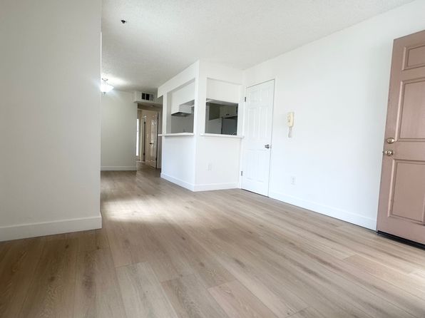 328 E Providencia Ave #105F