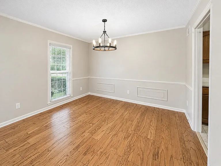 2148 Riverdale Rd — Photo 9