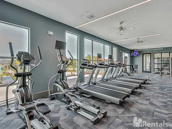 5th image of 300 Westgreen Blvd