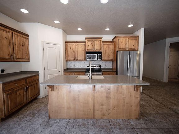 4th image of 1210 Indian Hills Dr Unit 36