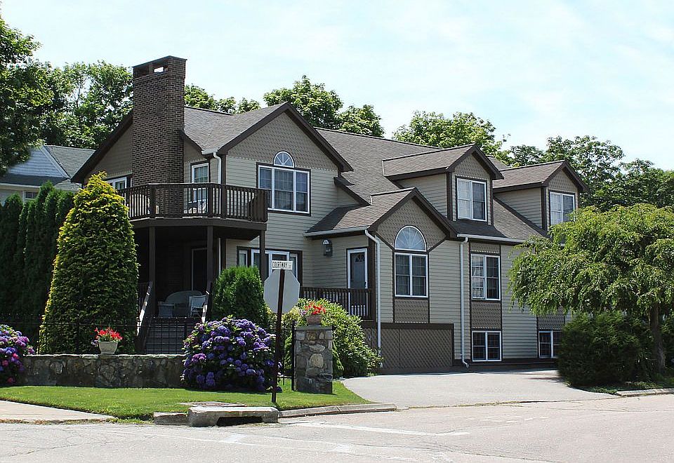 6 Courtway St, Narragansett, RI 02882 Zillow