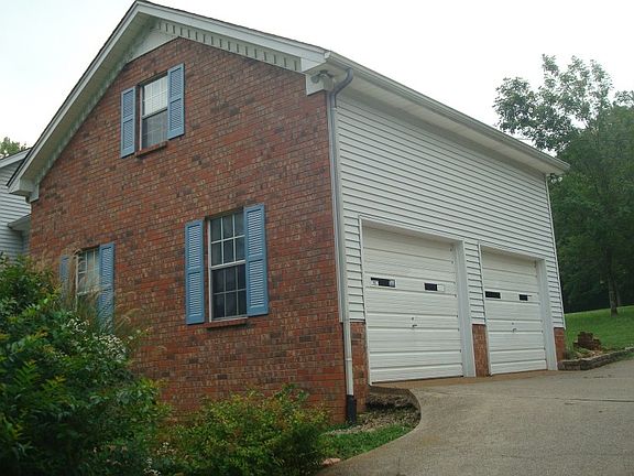 2nd image of 380 Martin Ln