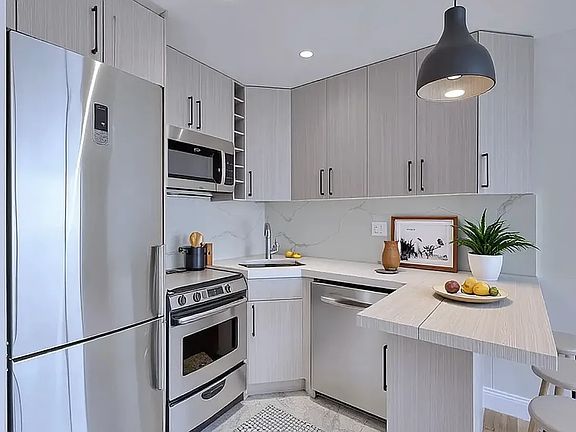 3rd image of 312 E 30th St APT 12D