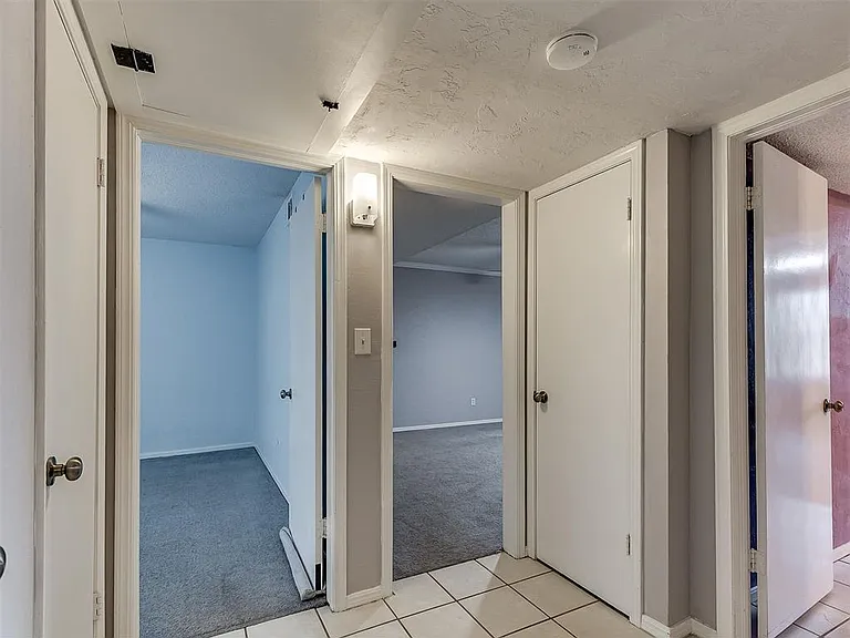 1703 E Lindsey St — Photo 35