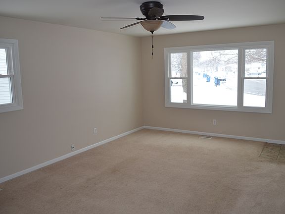 5th image of 618 N Van Buren Ave
