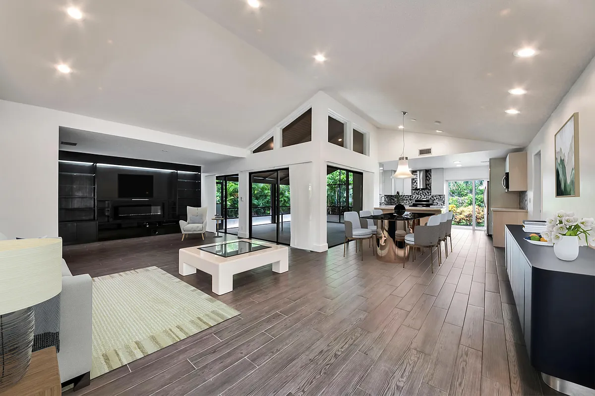 Building Photo - 5529 Lakeview Mews Ter