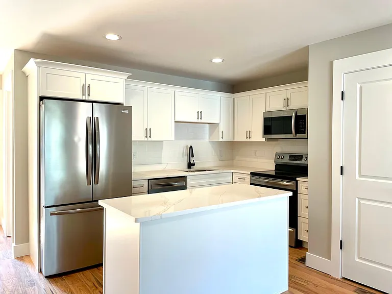 1201 Huntington Ave #1-8 — Photo 12