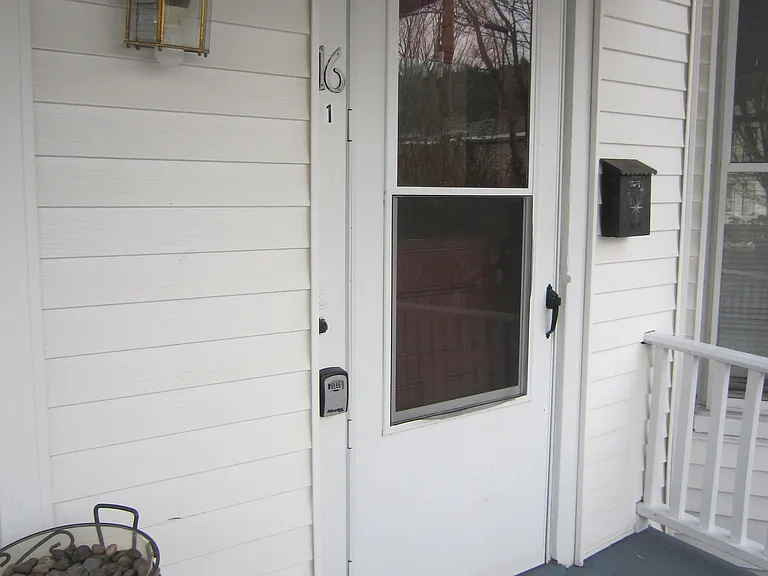 16 Myrtle St #1 — Photo 3